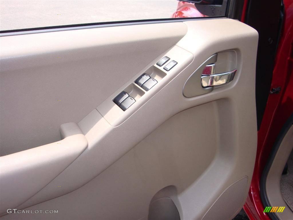 2008 Frontier SE Crew Cab 4x4 - Red Brawn / Beige photo #10