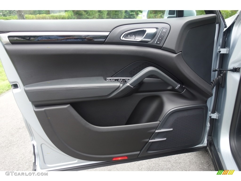 2016 Cayenne  - Rhodium Silver Metallic / Black photo #11