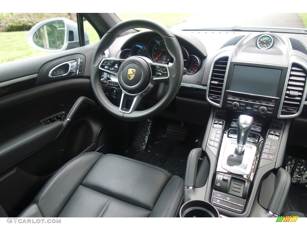 2016 Cayenne  - Rhodium Silver Metallic / Black photo #13