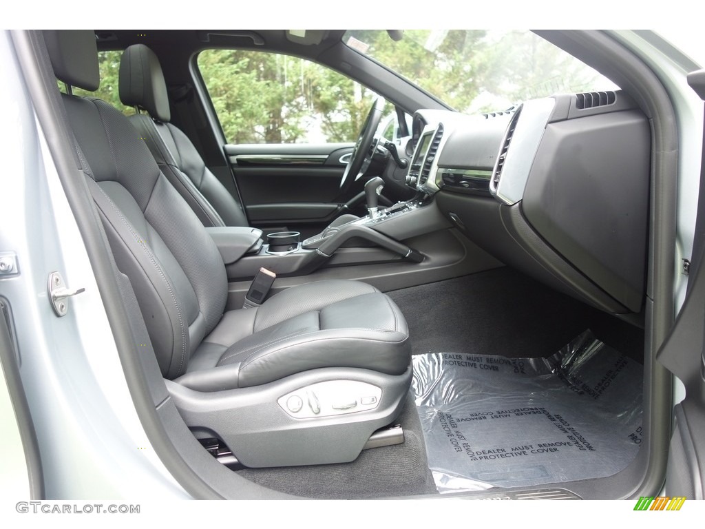 2016 Cayenne  - Rhodium Silver Metallic / Black photo #18