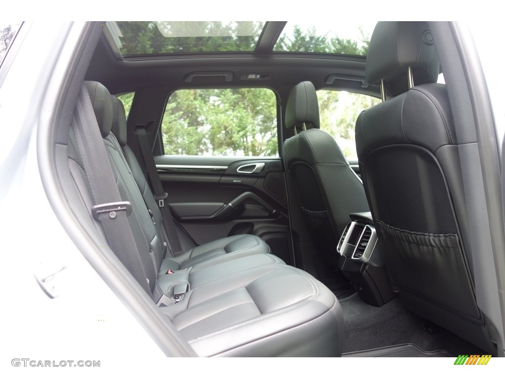 2016 Cayenne  - Rhodium Silver Metallic / Black photo #19
