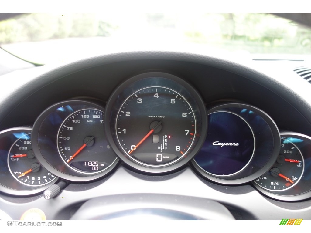 2016 Cayenne  - Rhodium Silver Metallic / Black photo #21
