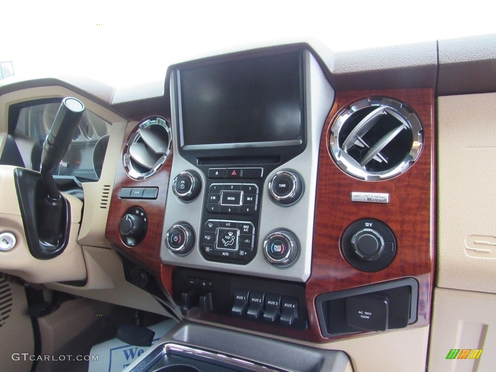 2014 F350 Super Duty Lariat Crew Cab 4x4 Dually - Oxford White / Adobe photo #15