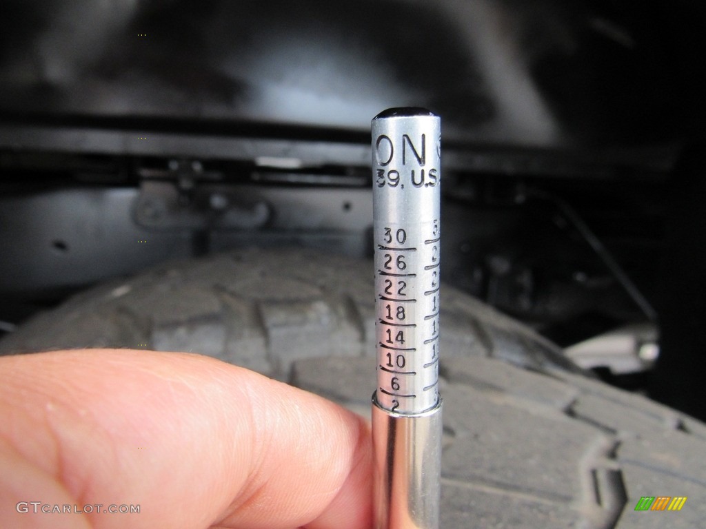 2014 F350 Super Duty Lariat Crew Cab 4x4 Dually - Oxford White / Adobe photo #46