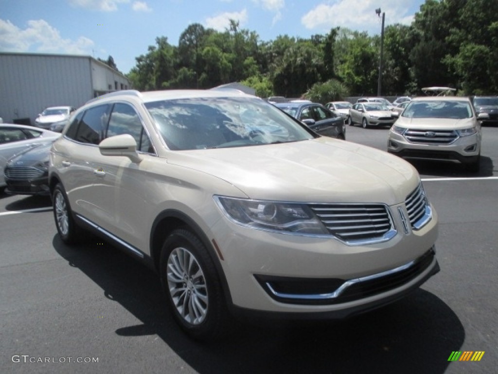 2018 MKX Select - Ivory Pearl Metallic Tri-Coat / Cappuccino photo #1