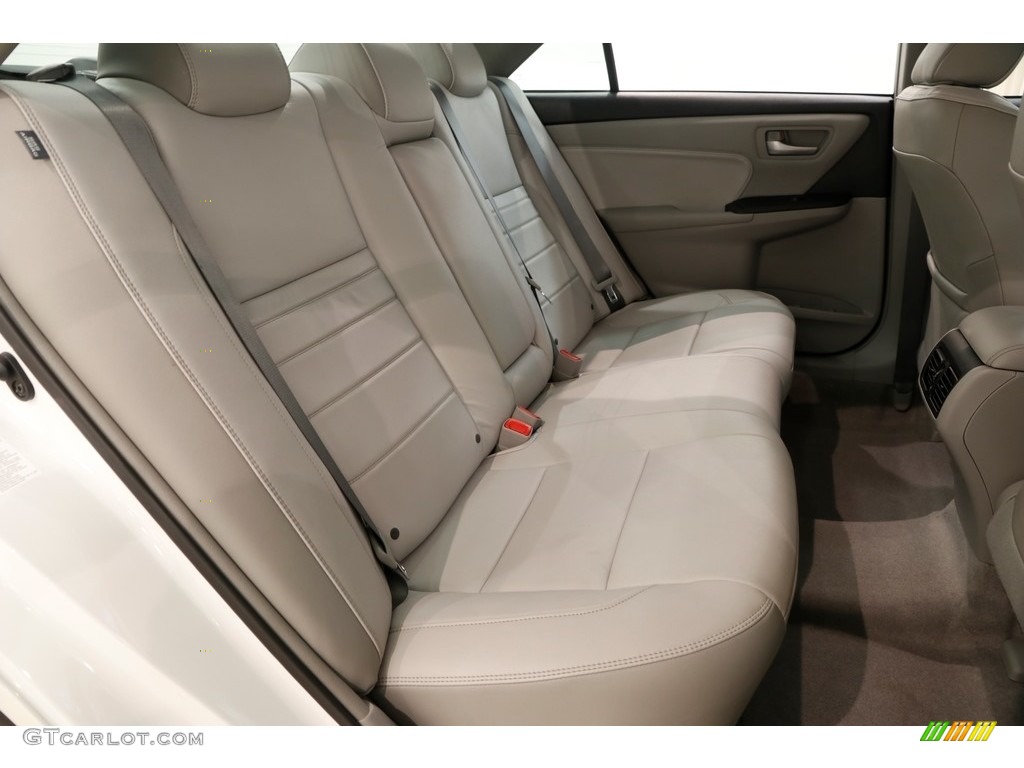 2017 Camry XLE - Blizzard White Pearl / Ash photo #17