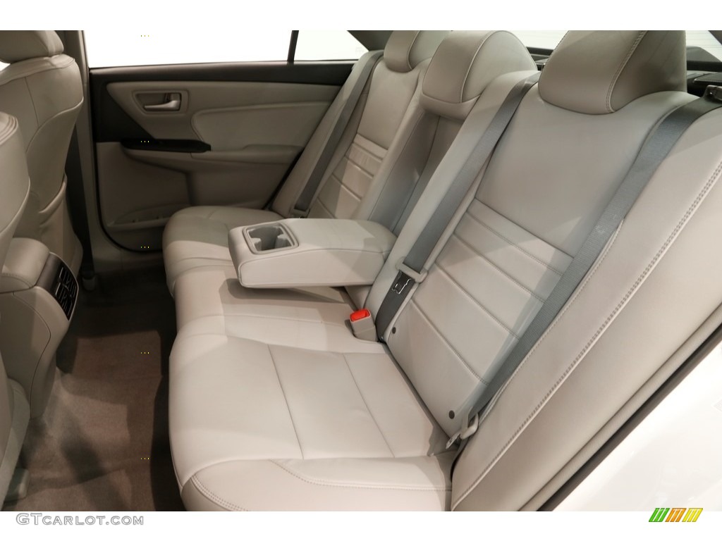 2017 Camry XLE - Blizzard White Pearl / Ash photo #19