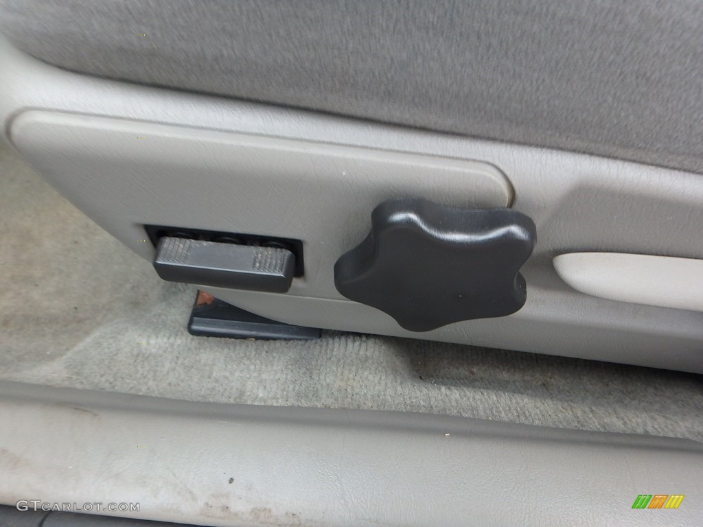 2004 Impala  - Superior Blue Metallic / Medium Gray photo #12