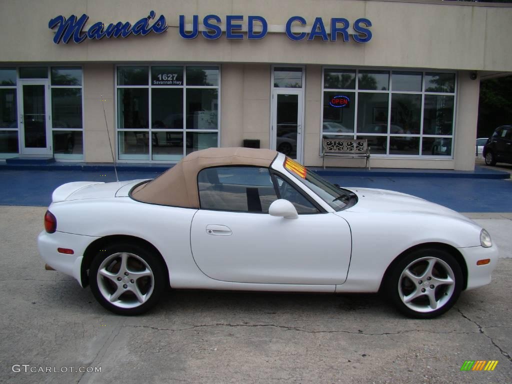 Pure White Mazda MX-5 Miata