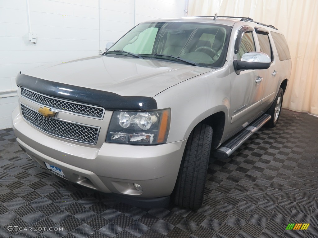 2007 Suburban 1500 LTZ 4x4 - Silver Birch Metallic / Light Titanium/Dark Titanium photo #6