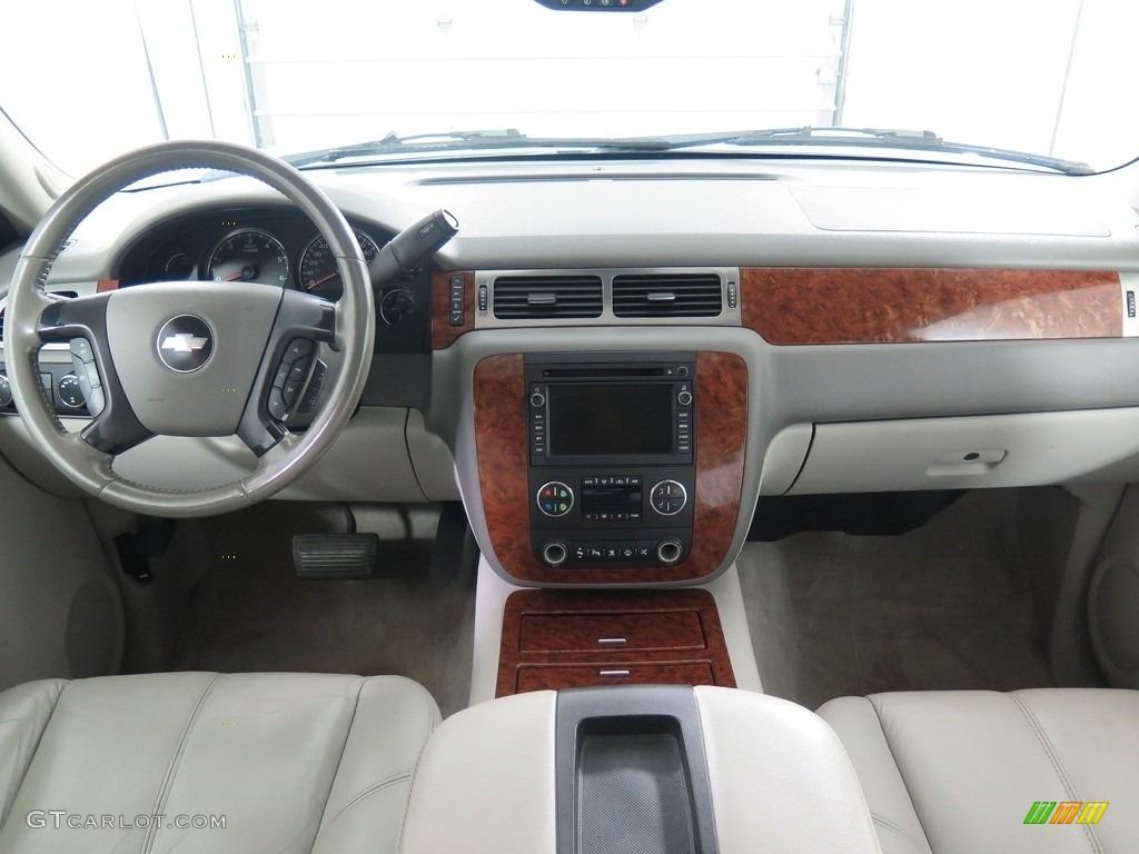 2007 Suburban 1500 LTZ 4x4 - Silver Birch Metallic / Light Titanium/Dark Titanium photo #10