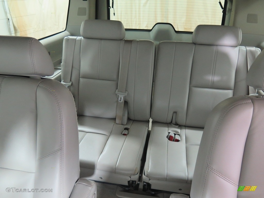 2007 Suburban 1500 LTZ 4x4 - Silver Birch Metallic / Light Titanium/Dark Titanium photo #19