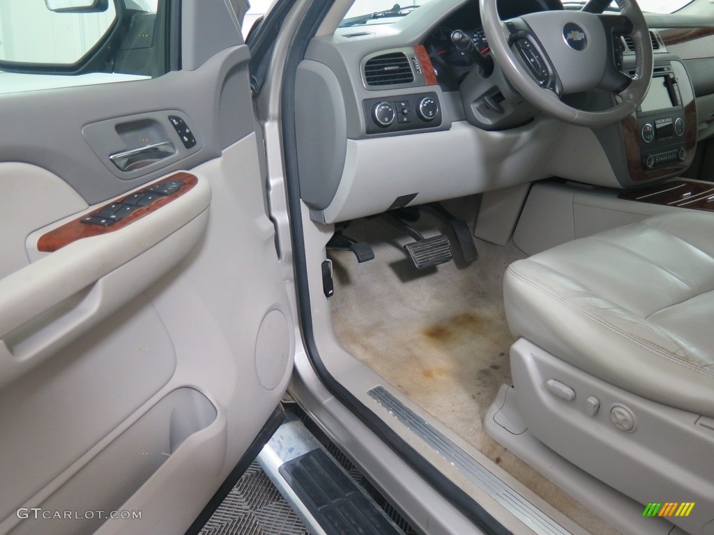 2007 Suburban 1500 LTZ 4x4 - Silver Birch Metallic / Light Titanium/Dark Titanium photo #29