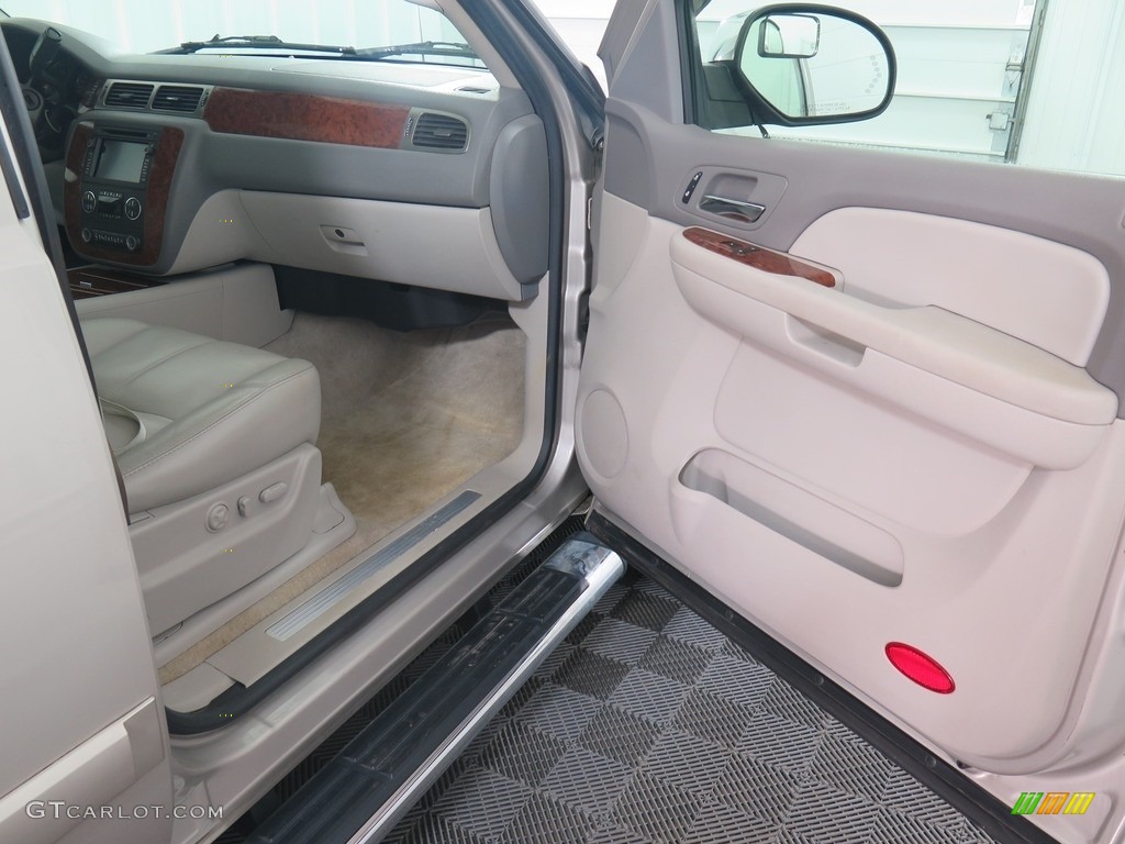 2007 Suburban 1500 LTZ 4x4 - Silver Birch Metallic / Light Titanium/Dark Titanium photo #33