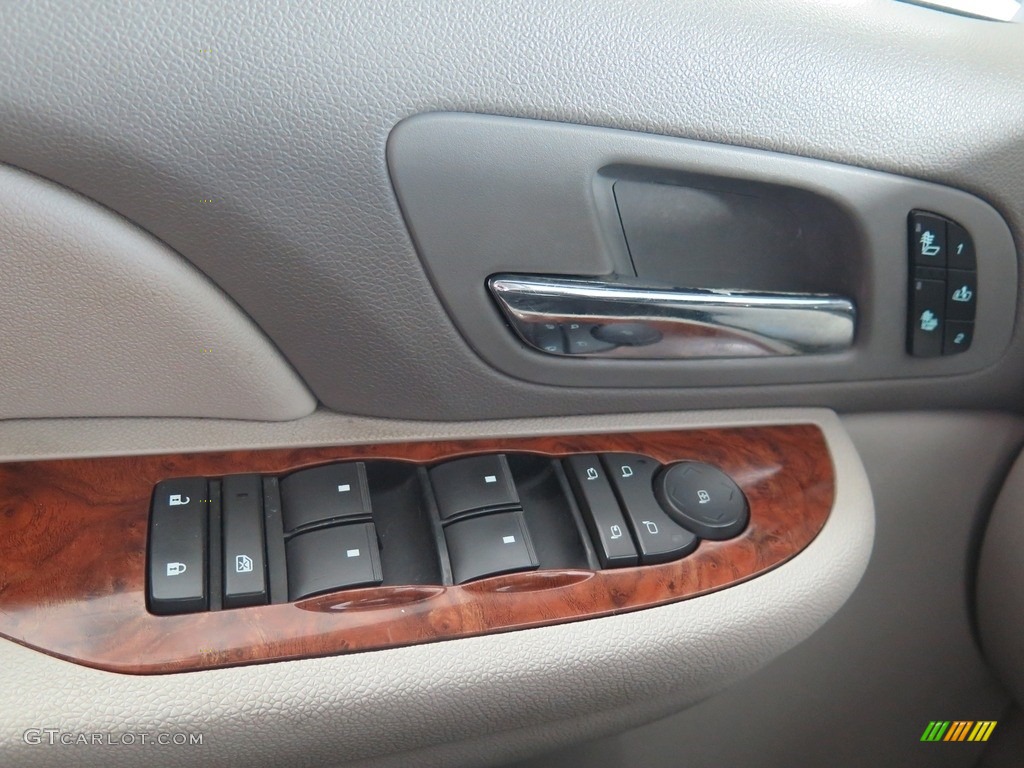 2007 Suburban 1500 LTZ 4x4 - Silver Birch Metallic / Light Titanium/Dark Titanium photo #38