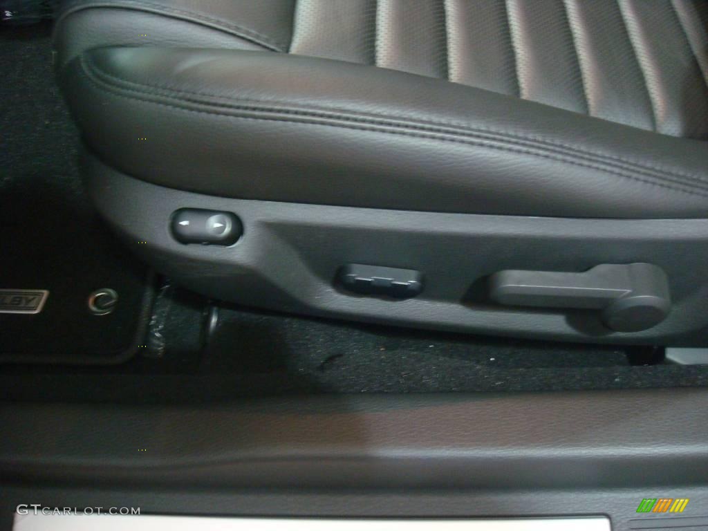 2008 Mustang Shelby GT500KR Coupe - Brilliant Silver Metallic / Black photo #16