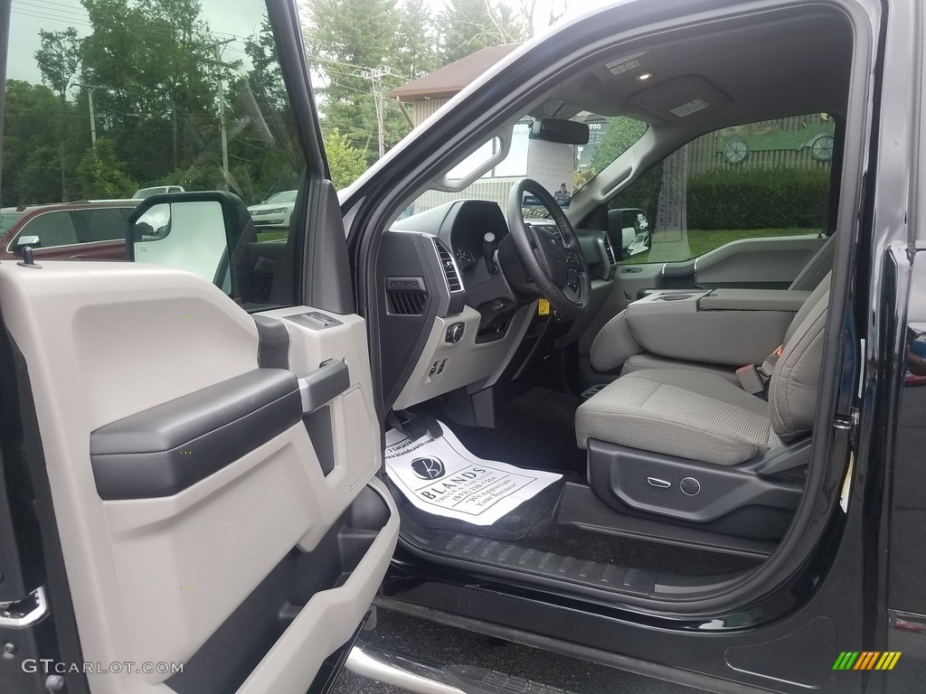 2016 F150 XLT Regular Cab 4x4 - Shadow Black / Medium Earth Gray photo #3