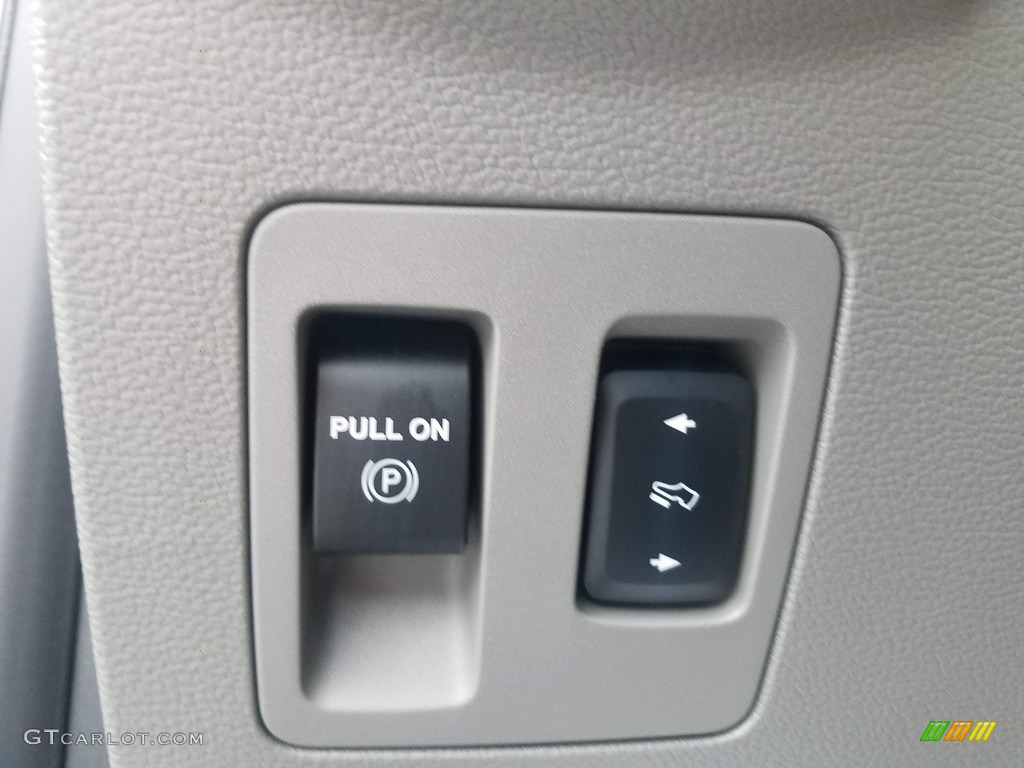 2016 F150 XLT Regular Cab 4x4 - Shadow Black / Medium Earth Gray photo #16