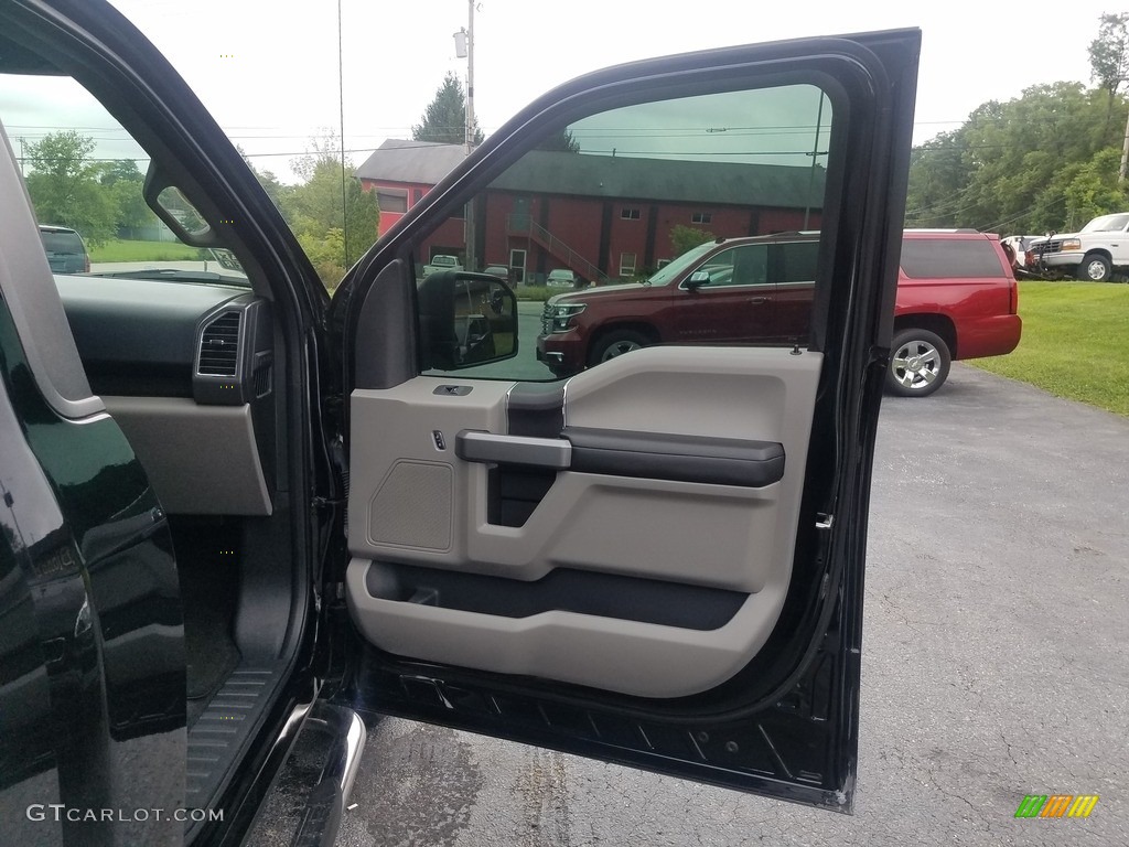 2016 F150 XLT Regular Cab 4x4 - Shadow Black / Medium Earth Gray photo #30