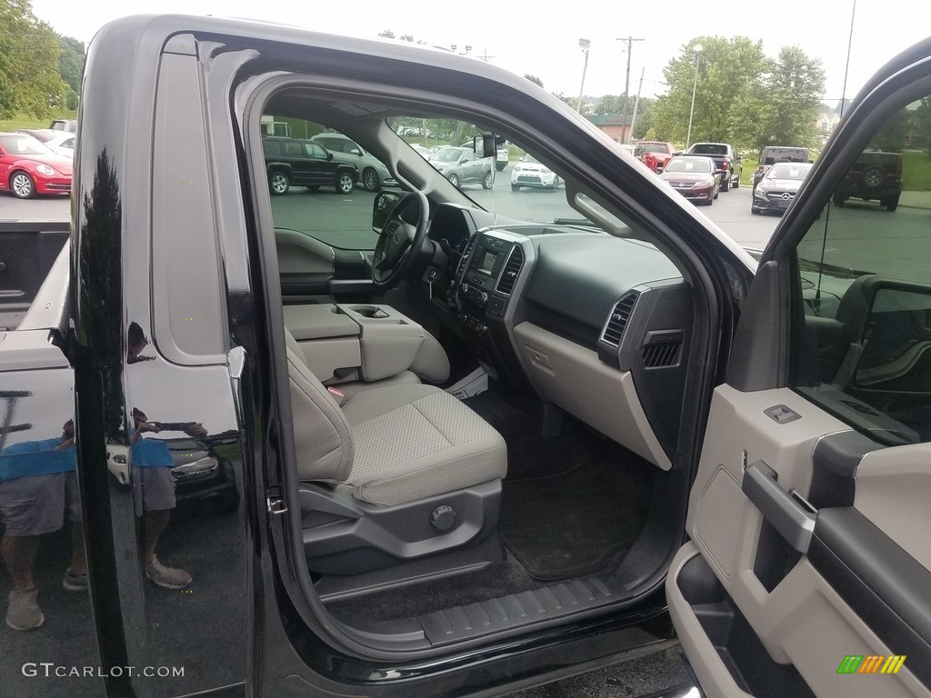 2016 F150 XLT Regular Cab 4x4 - Shadow Black / Medium Earth Gray photo #31