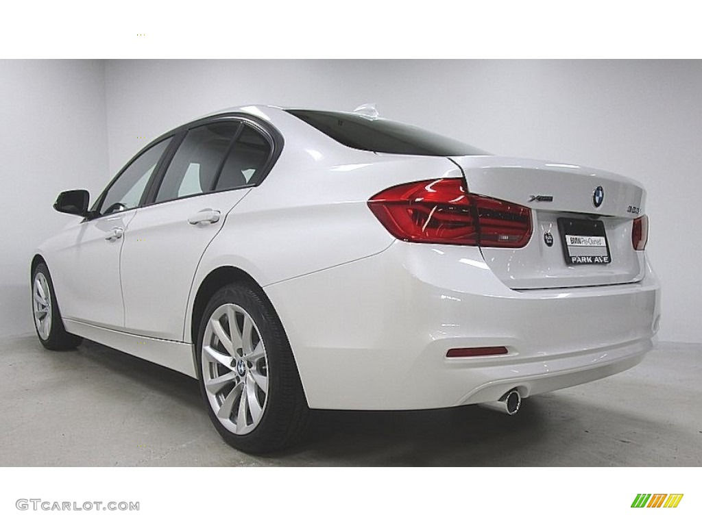 2018 3 Series 320i xDrive Sedan - Alpine White / Black photo #3