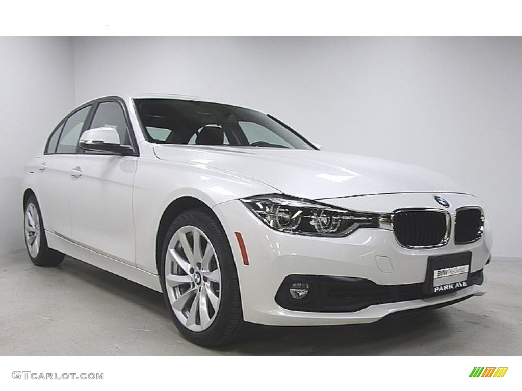 2018 3 Series 320i xDrive Sedan - Alpine White / Black photo #7