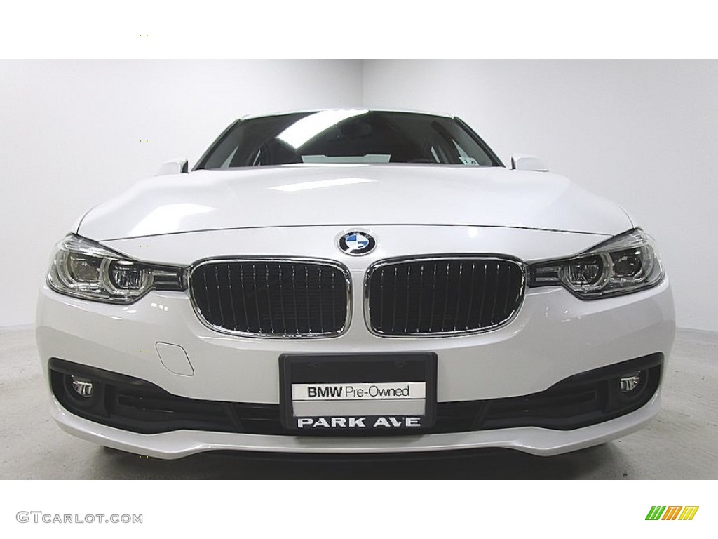 2018 3 Series 320i xDrive Sedan - Alpine White / Black photo #9