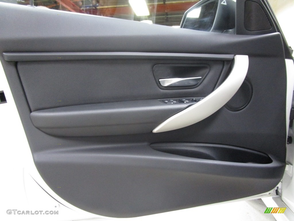 2018 3 Series 320i xDrive Sedan - Alpine White / Black photo #10