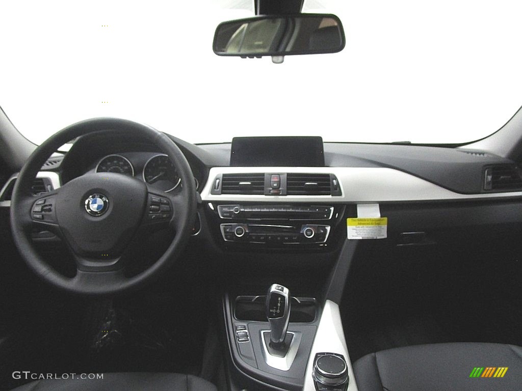 2018 3 Series 320i xDrive Sedan - Alpine White / Black photo #25