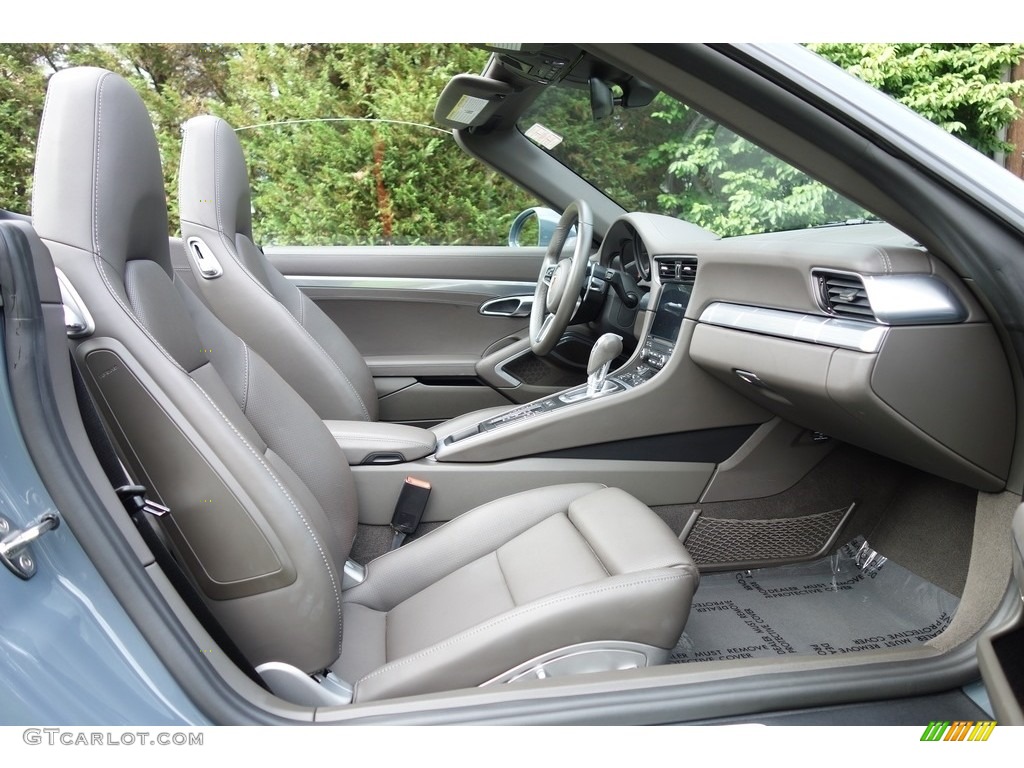 2017 Porsche 911 Carrera 4S Cabriolet Front Seat Photo #128958477