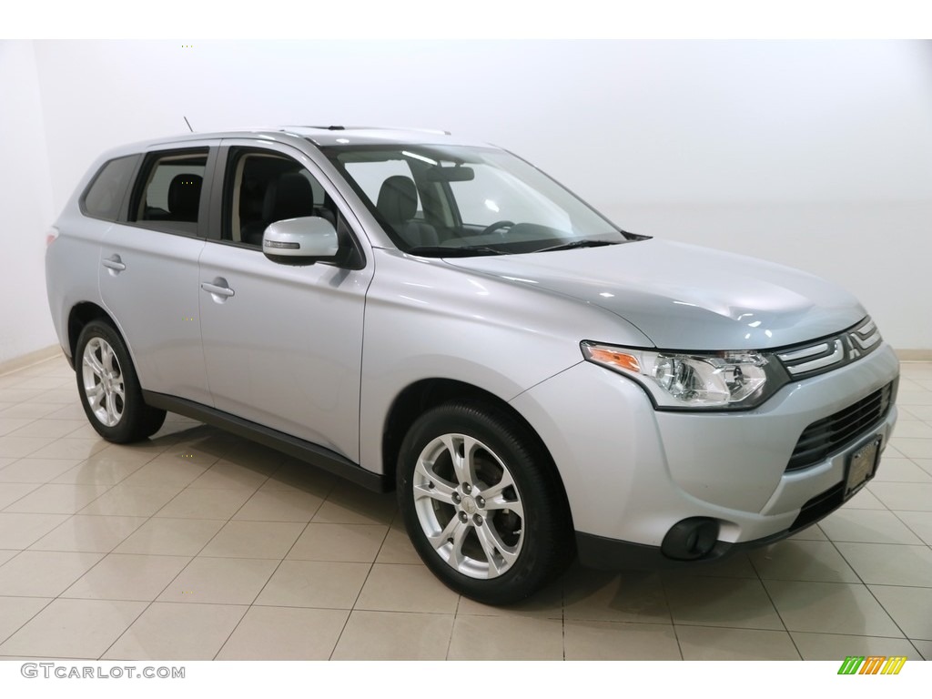 2014 Outlander SE S-AWC - Cool Silver Metallic / Black photo #1