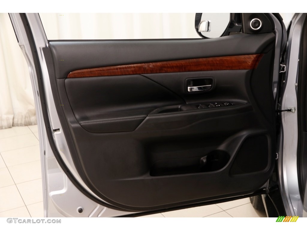 2014 Outlander SE S-AWC - Cool Silver Metallic / Black photo #4