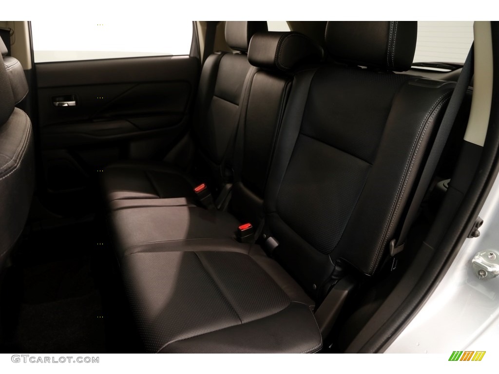 2014 Outlander SE S-AWC - Cool Silver Metallic / Black photo #13