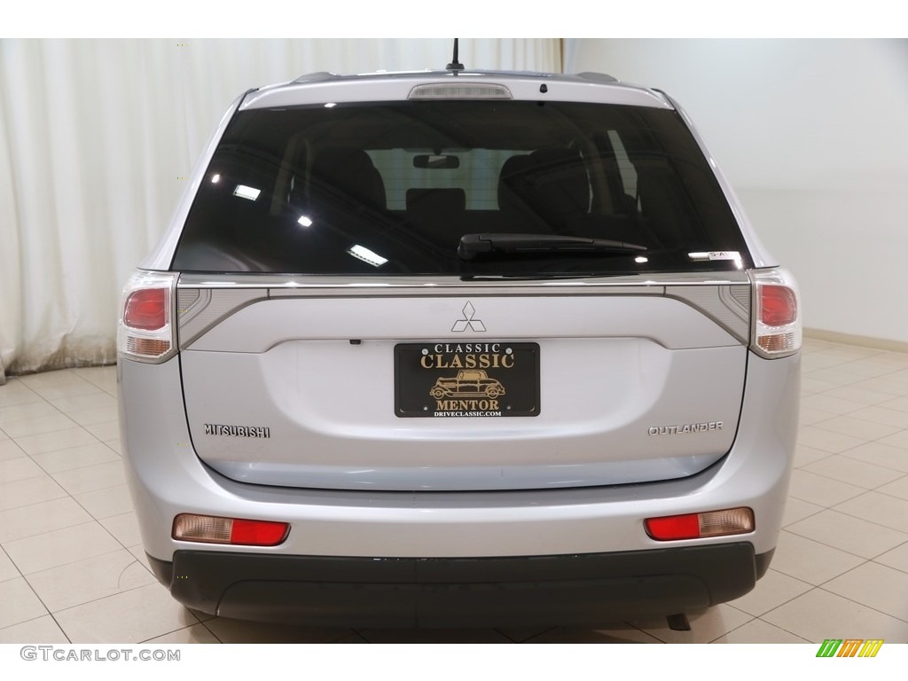 2014 Outlander SE S-AWC - Cool Silver Metallic / Black photo #14