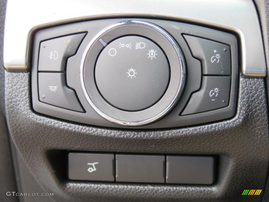 2018 Explorer XLT - Magnetic Metallic / Ebony Black photo #22