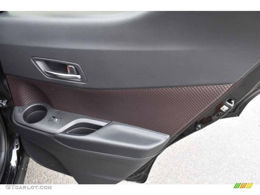 2019 Toyota C-HR XLE Black Door Panel Photo #128968165