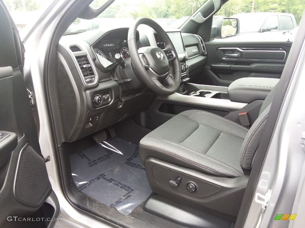 2019 1500 Big Horn Crew Cab 4x4 - Billett Silver Metallic / Black photo #4