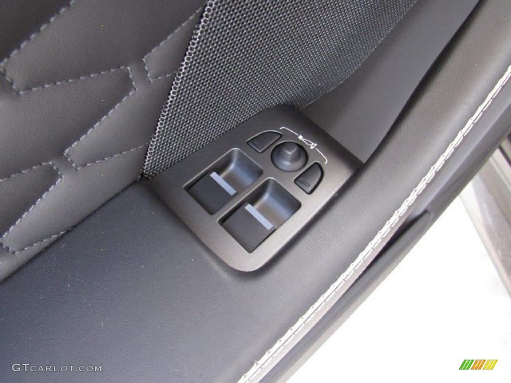 2017 Jaguar F-TYPE SVR AWD Convertible Controls Photo #128973541