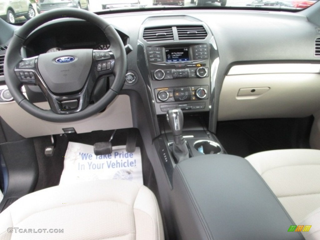 2018 Explorer XLT - Blue Metallic / Medium Stone photo #8
