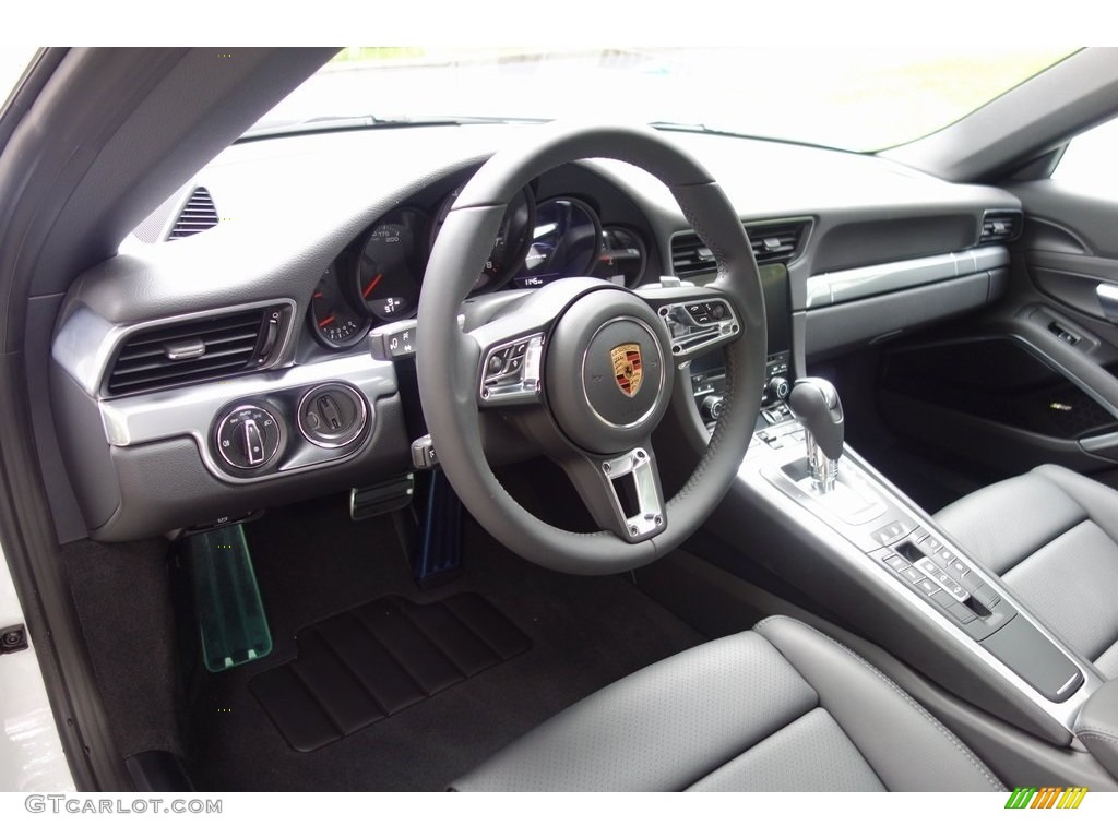 2019 Porsche 911 Carrera Coupe Steering Wheel Photos