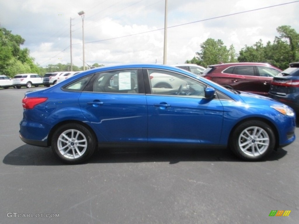 2018 Focus SE Sedan - Lightning Blue / Medium Light Stone photo #3