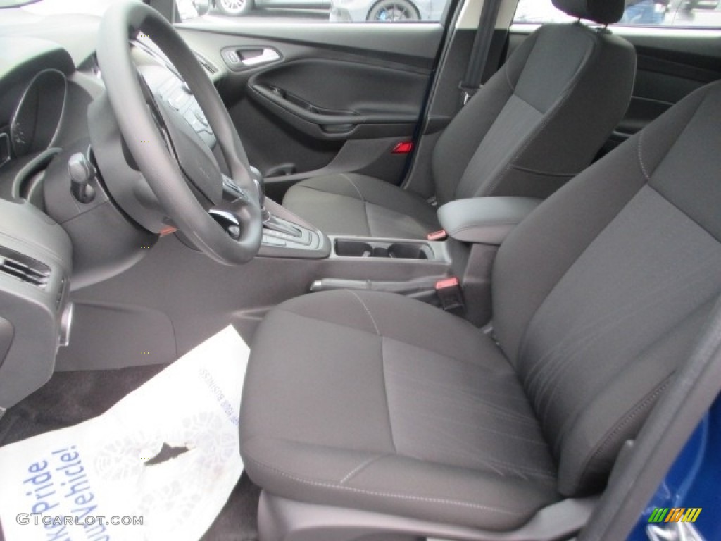 2018 Focus SE Sedan - Lightning Blue / Charcoal Black photo #5