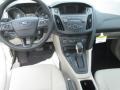 White Gold - Focus SE Sedan Photo No. 7