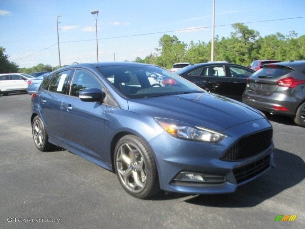 2018 Focus ST Hatch - Blue Metallic / Charcoal Black photo #1