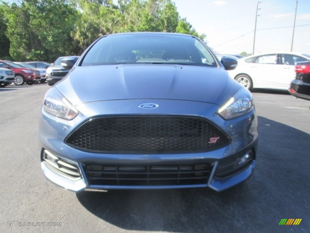 2018 Focus ST Hatch - Blue Metallic / Charcoal Black photo #2