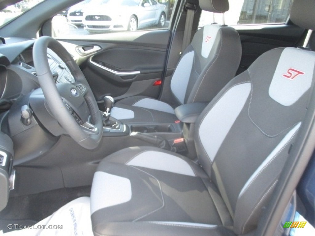 2018 Focus ST Hatch - Blue Metallic / Charcoal Black photo #5