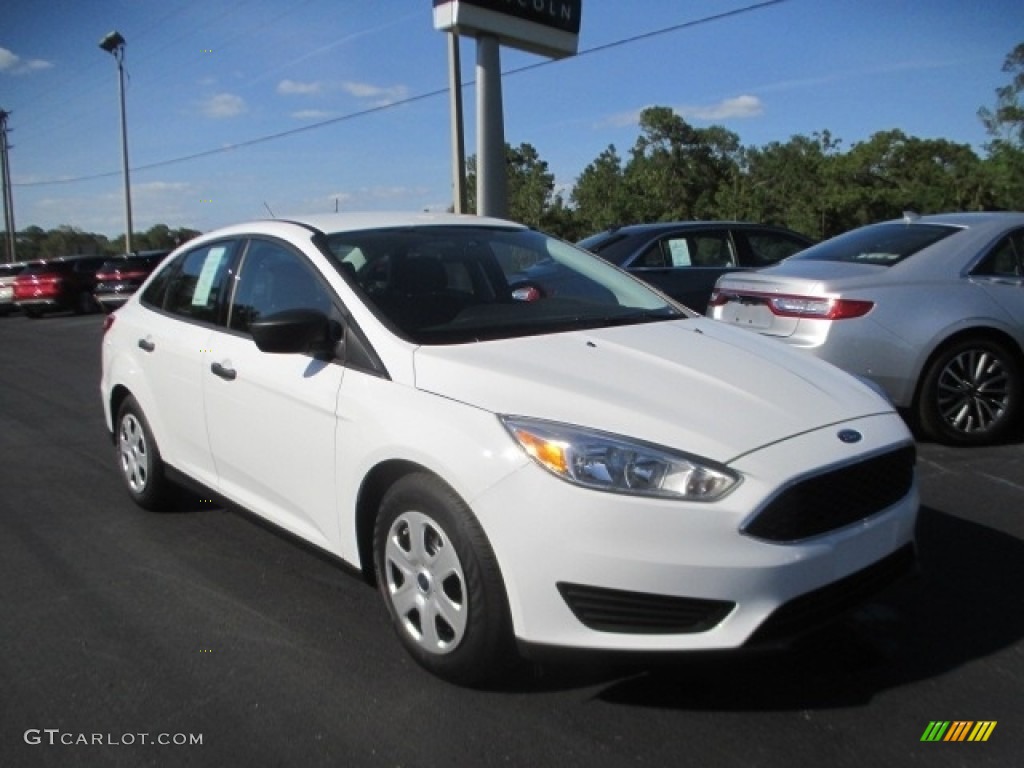 2018 Focus S Sedan - Oxford White / Charcoal Black photo #1