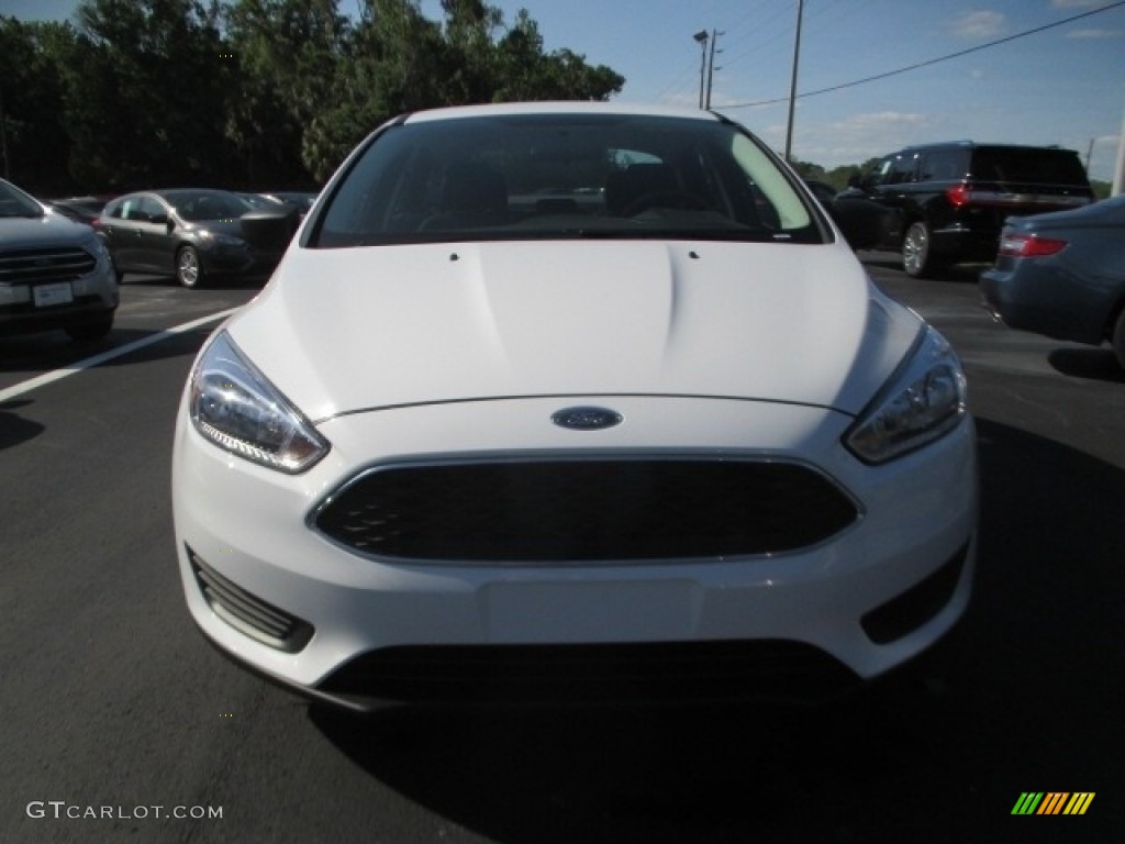 2018 Focus S Sedan - Oxford White / Charcoal Black photo #2