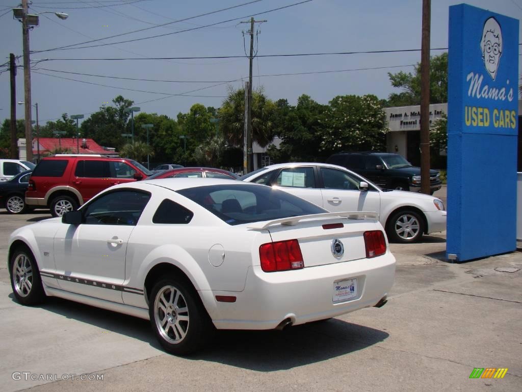 2005 Mustang GT Premium Coupe - Performance White / Light Graphite photo #6