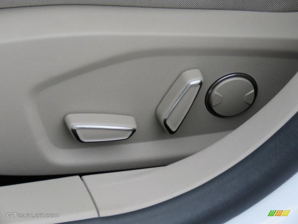 2018 Ford Fusion SE Controls Photo #128980858